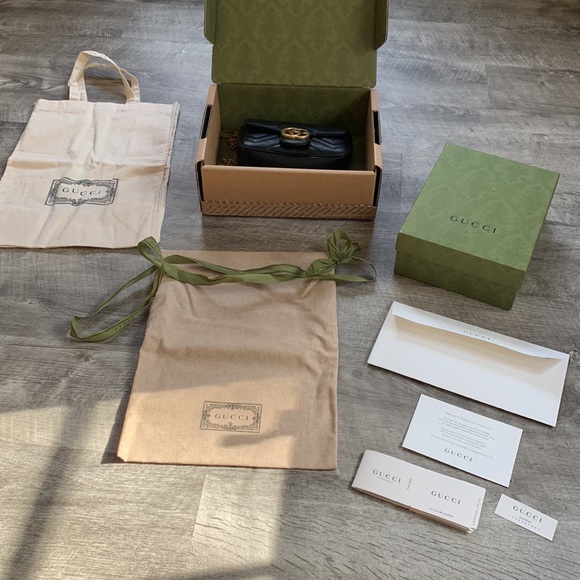 Authentic Gucci Marmont Matelasse Mini Bag - Picture 4 of 11